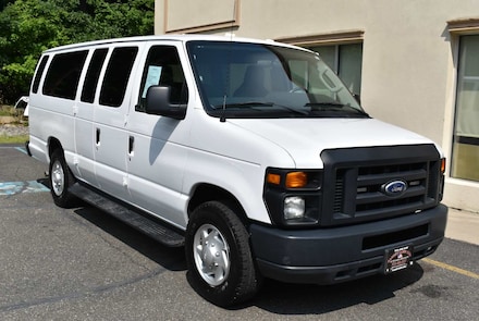 2013 Ford E-350 Super Duty XLT Wagon Extended Wagon