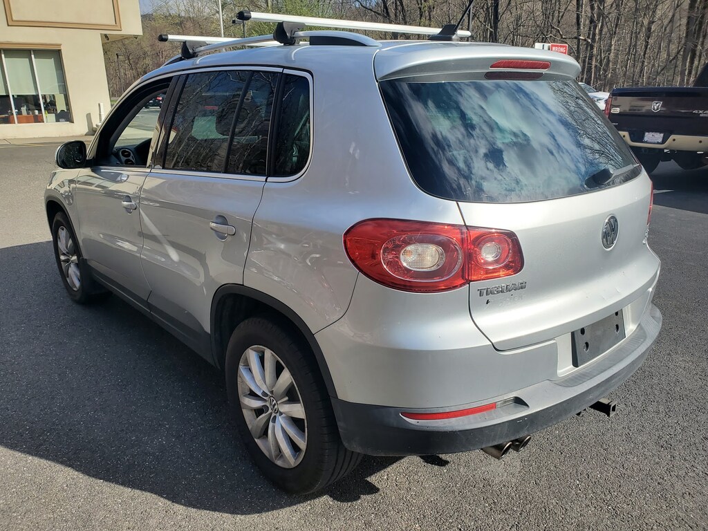 Used 2011 Volkswagen Tiguan SE 2.0T SUV