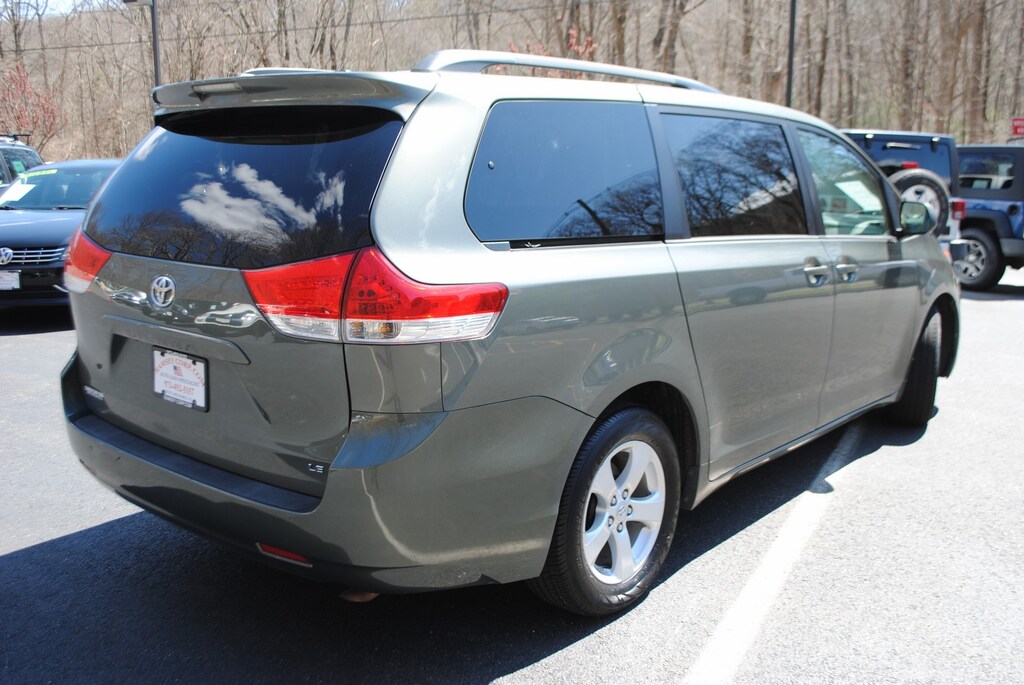 Used 2011 Toyota Sienna LE 3.5 Van