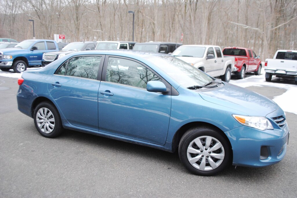 Used 2013 Toyota Corolla LE 1.8 Sedan