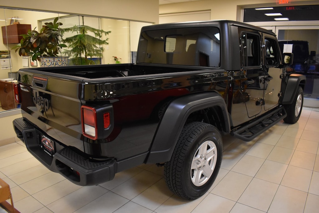 Used 2020 Jeep Gladiator Sport 3.6 Truck Crew Cab