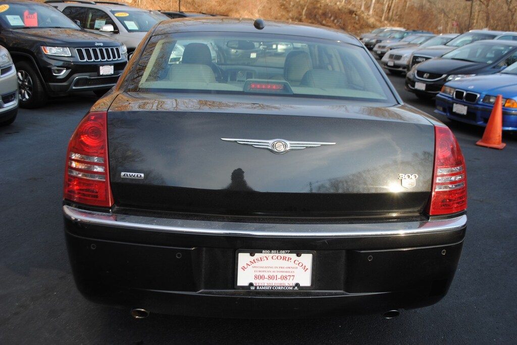 Used 2005 Chrysler 300C 5.7 Sedan