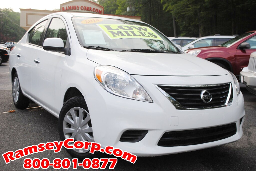 Used 2014 Nissan Versa SV 1.6 Sedan