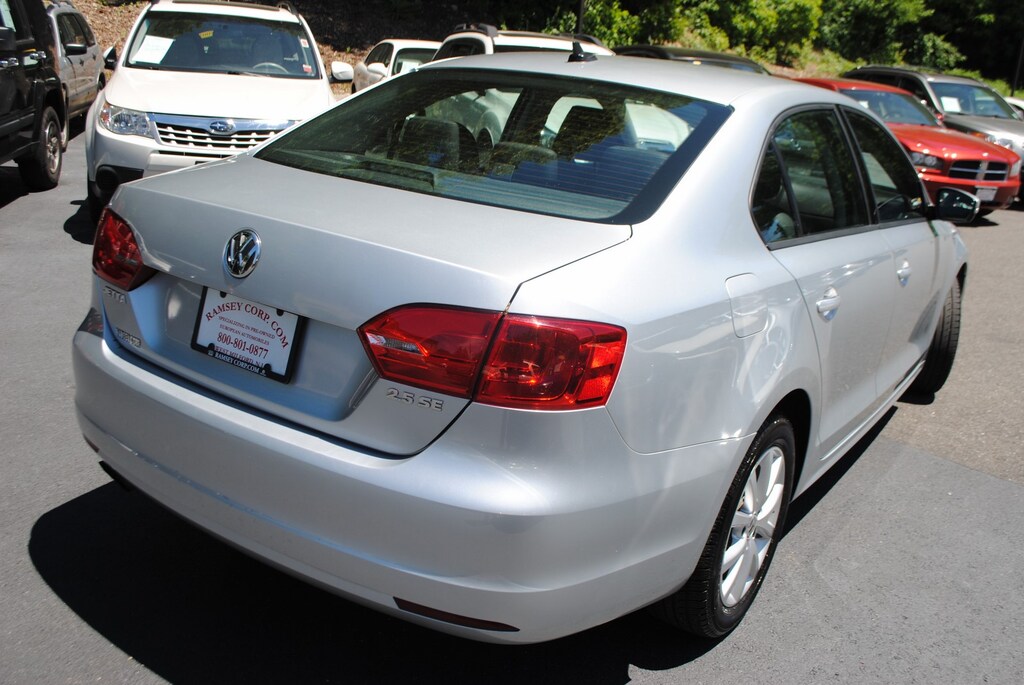 Used 2012 Volkswagen Jetta SE 2.5 Sedan