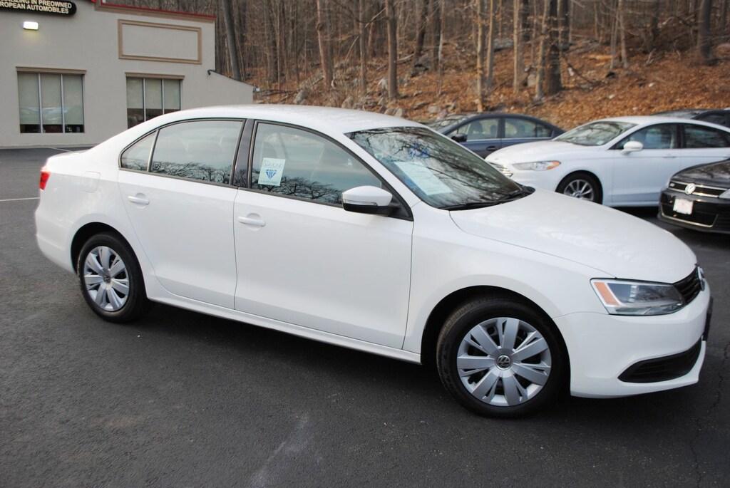 Used 2011 Volkswagen Jetta SE 2.5 Sedan