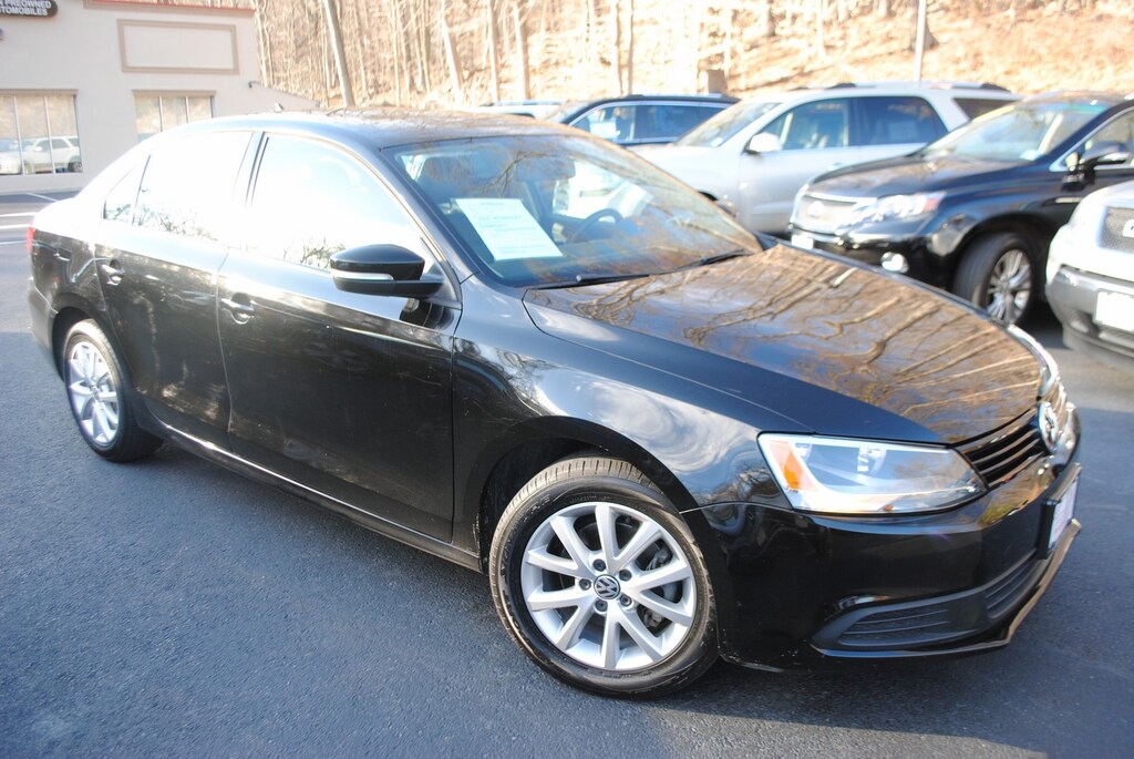Used 2011 Volkswagen Jetta SE 2.5 Sedan
