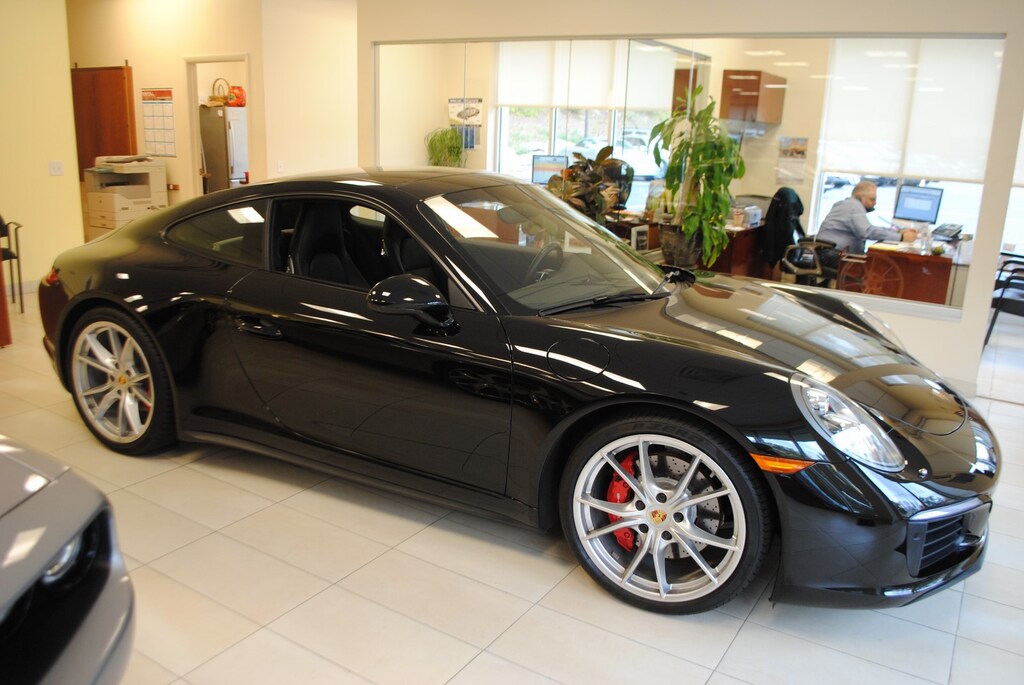 Used 2017 Porsche 911 Carrera 4S Coupe
