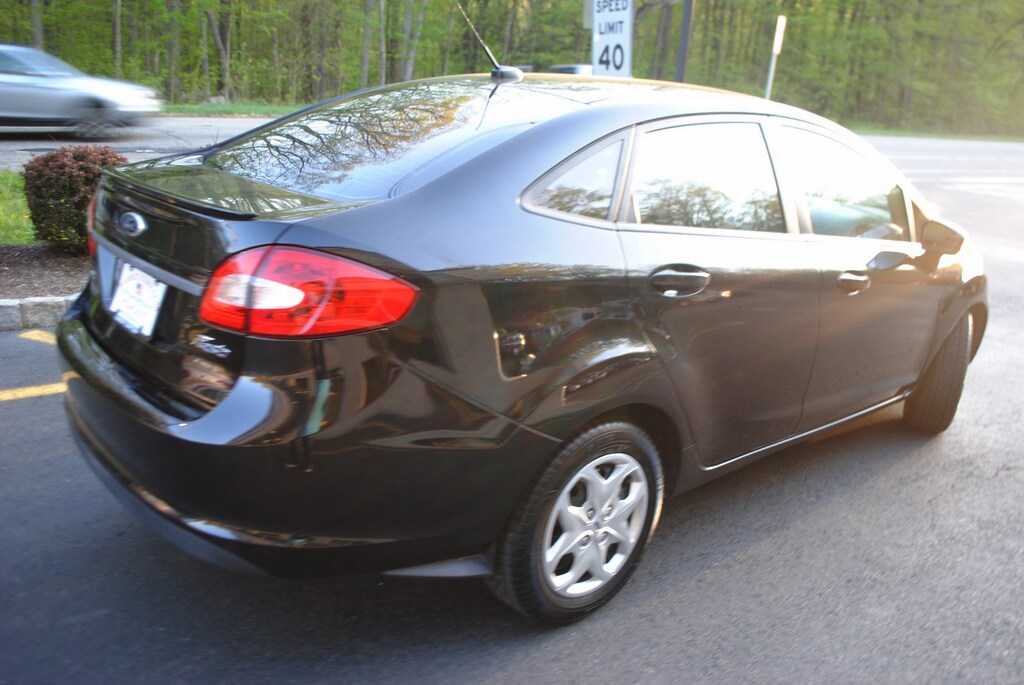 Used 2013 Ford Fiesta SE 1.6 Sedan