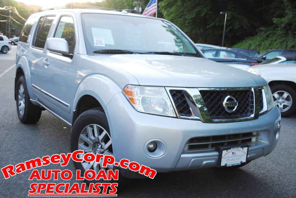 Used 2011 Nissan Pathfinder SE 4.0 SUV