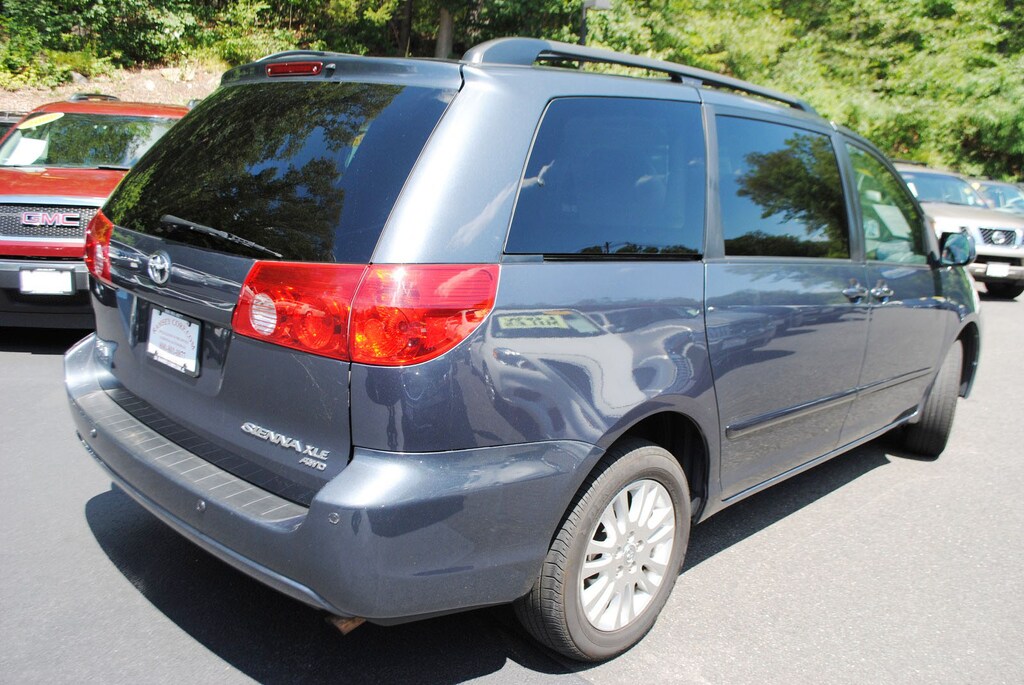 Used 2010 Toyota Sienna XLE 3.5 Van