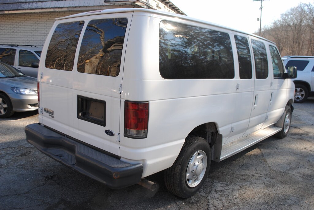 Used 2007 Ford E-350 Super Duty XLT 5.4 Wagon Wagon