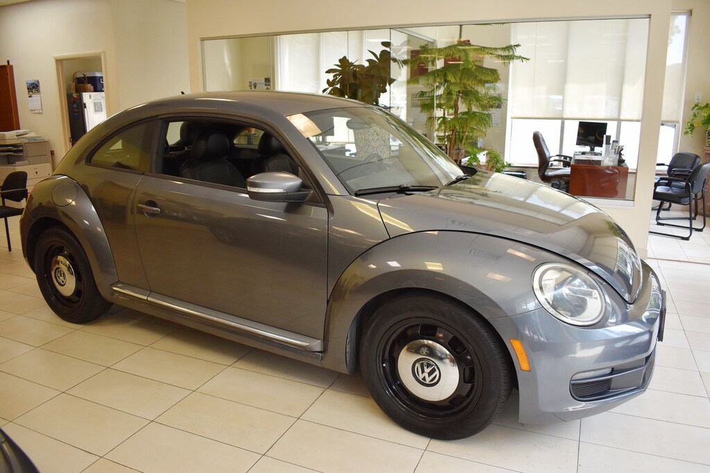 Used 2012 Volkswagen Beetle 2.5L Hatchback
