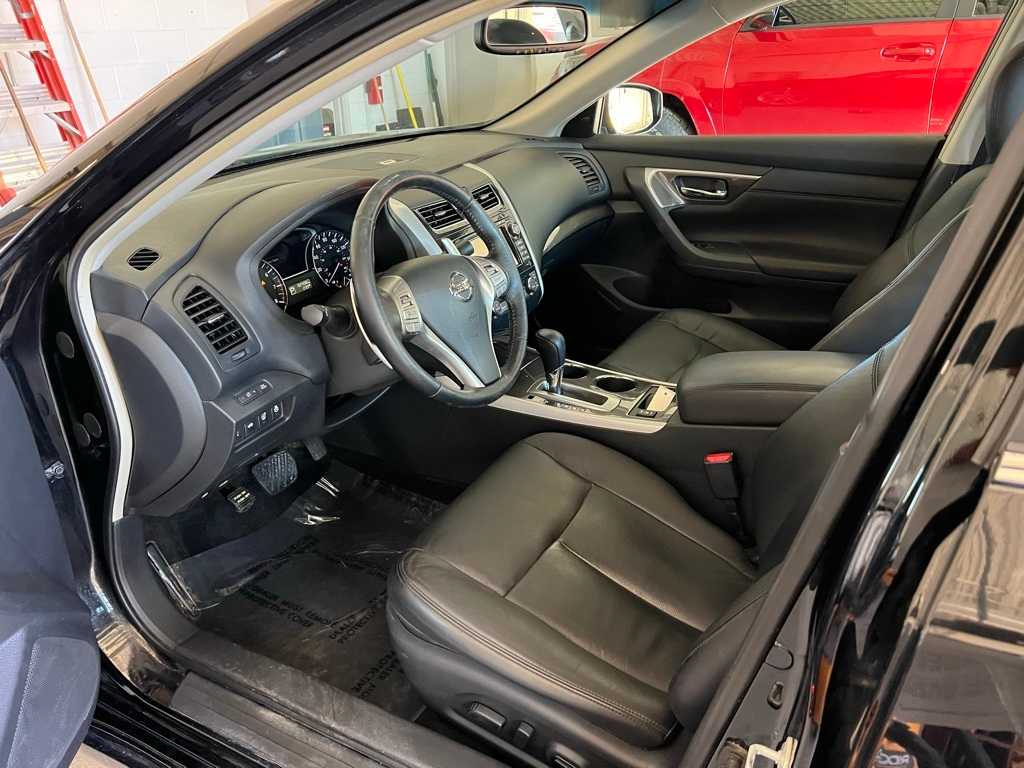 Thumbnail: 2013 Nissan Altima - 12