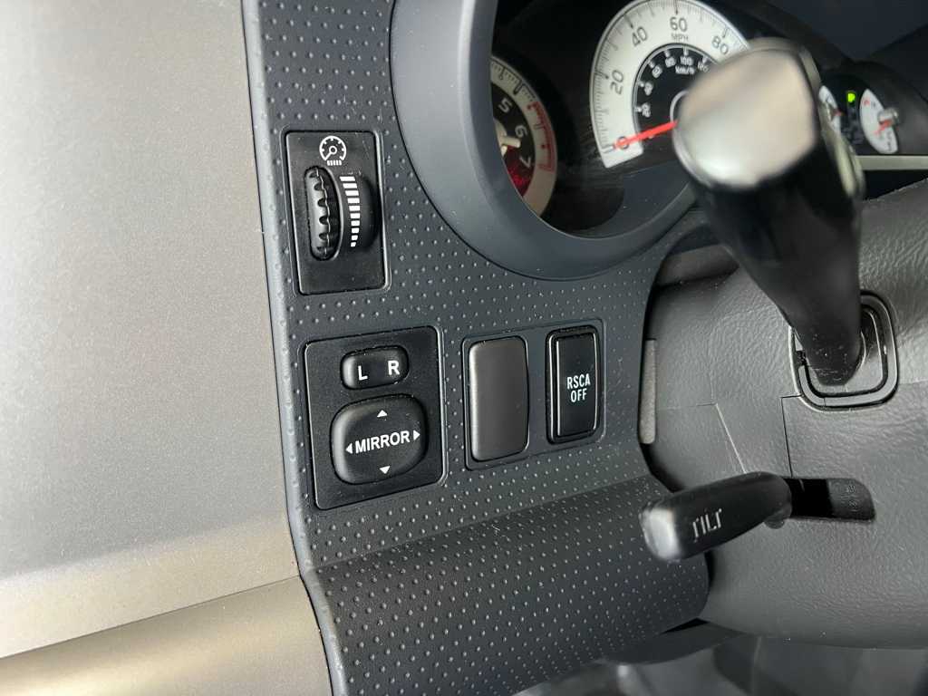 Thumbnail: 2012 Toyota FJ Cruiser - 16