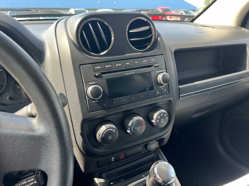 Thumbnail: 2010 Jeep Compass - 23