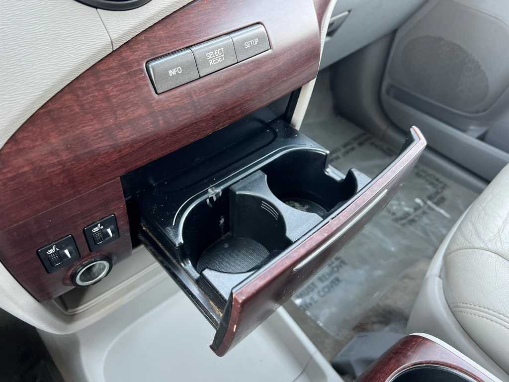 Thumbnail: 2012 Toyota Sienna - 41