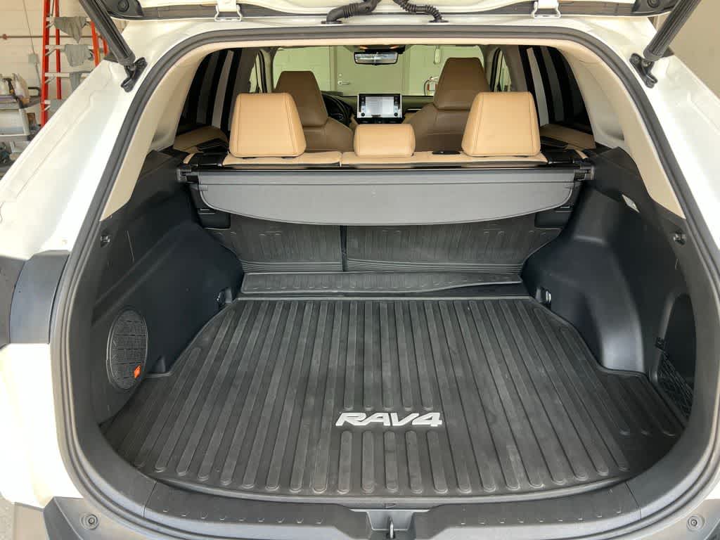 Thumbnail: 2020 Toyota RAV4 - 32