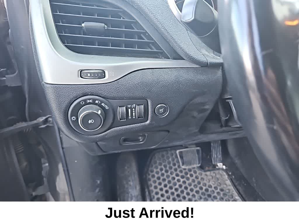 Thumbnail: 2014 Jeep Cherokee - 14