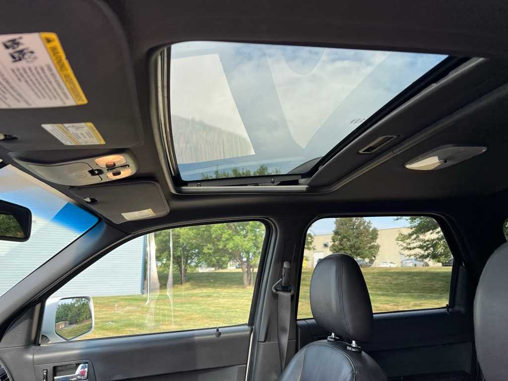 Thumbnail: 2008 Ford Escape - 18