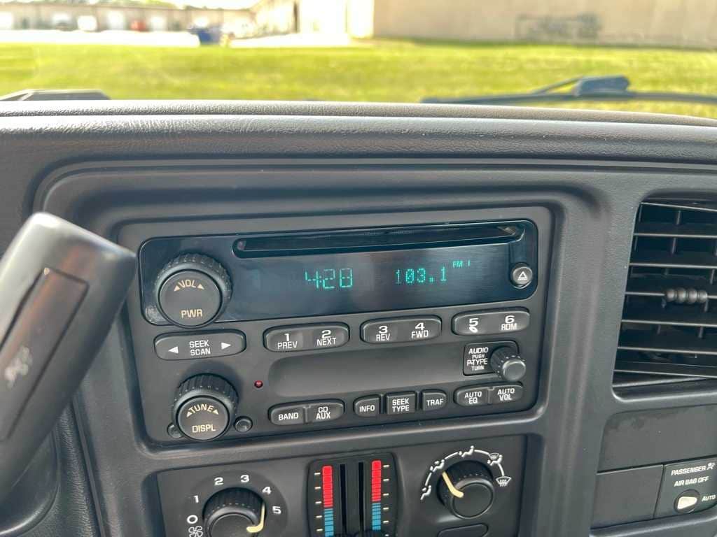 Thumbnail: 2004 Chevrolet Silverado 1500 - 25