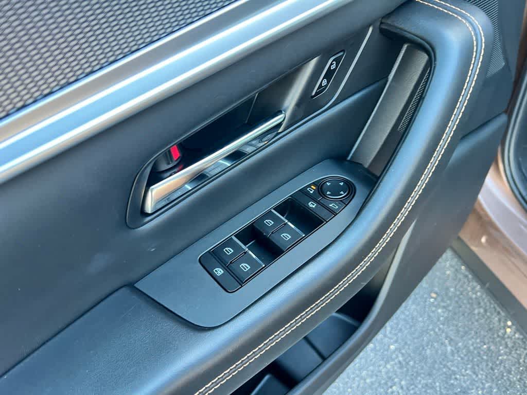 Thumbnail: 2025 Mazda CX-70 - 13