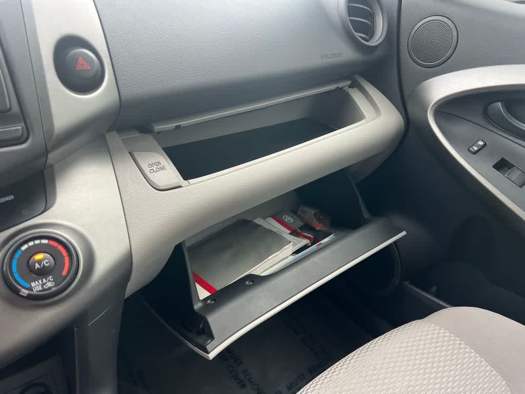 Thumbnail: 2012 Toyota RAV4 - 29