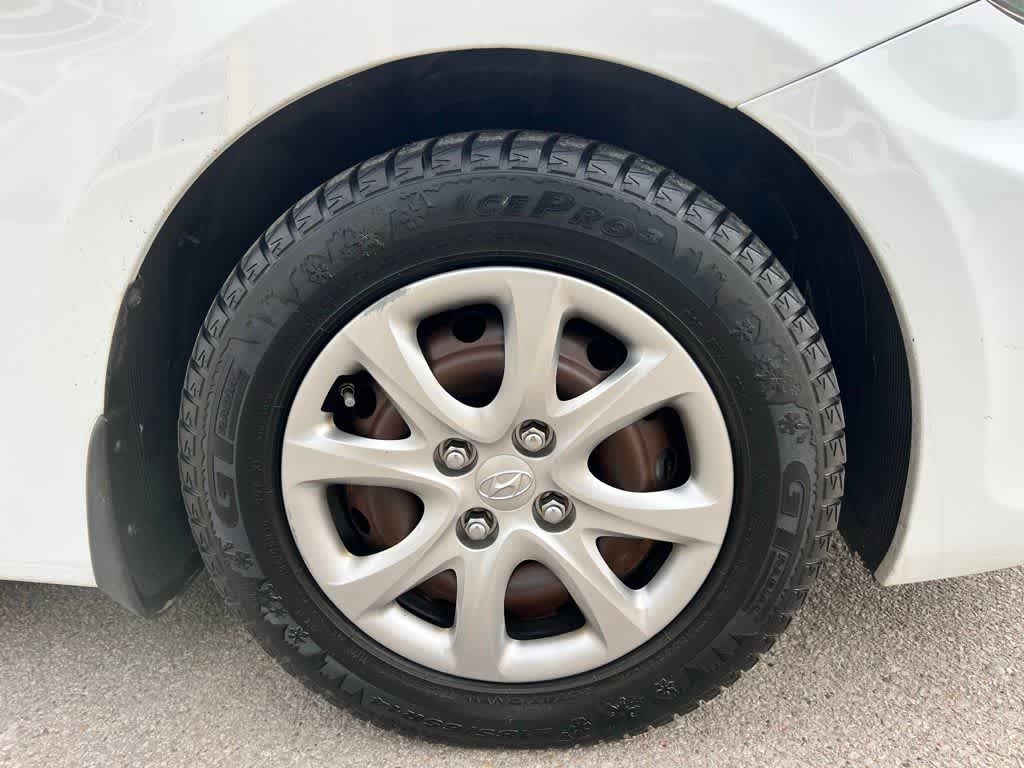 Thumbnail: 2014 Hyundai Accent - 13