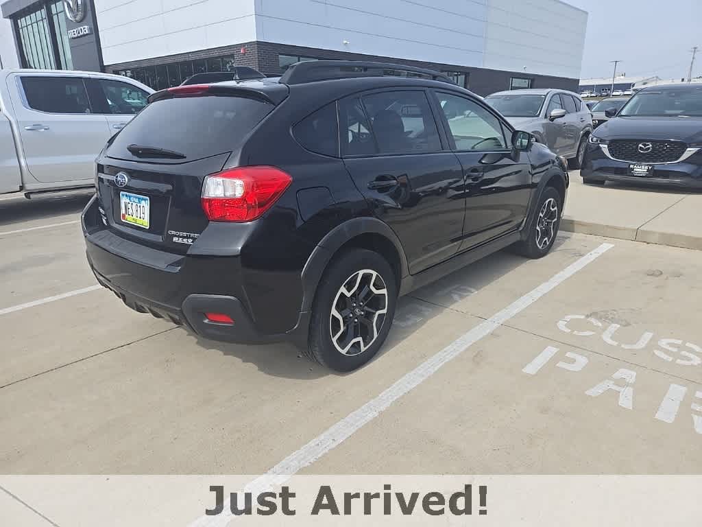 Thumbnail: 2016 Subaru Crosstrek - 3
