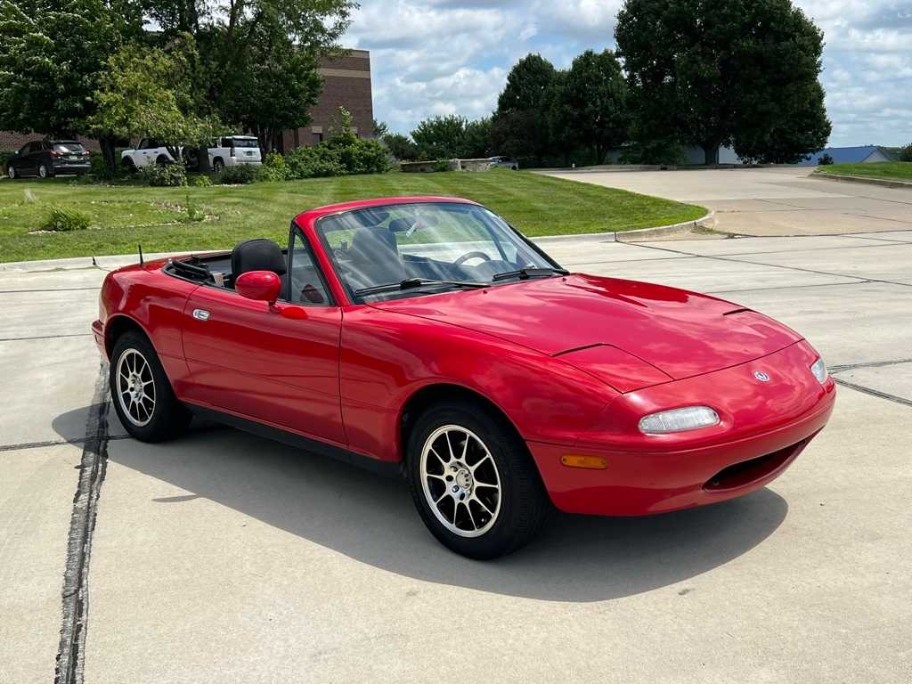 Thumbnail: 1995 Mazda MX-5 Miata - 8