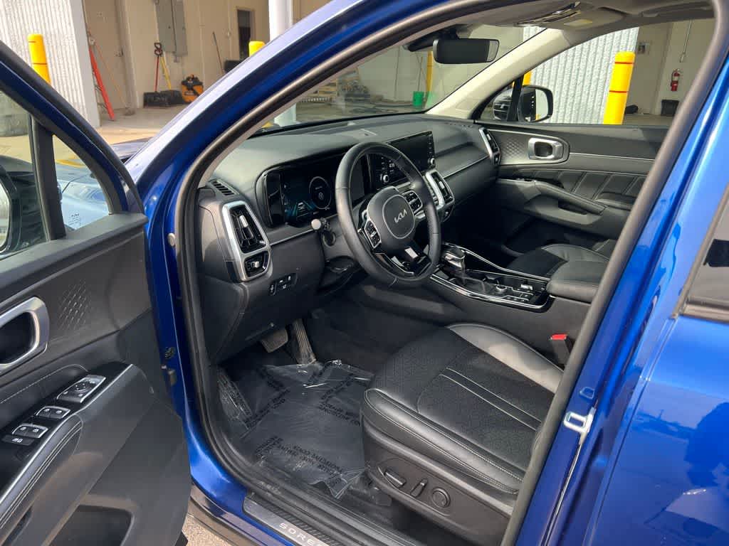 Thumbnail: 2023 Kia Sorento - 2