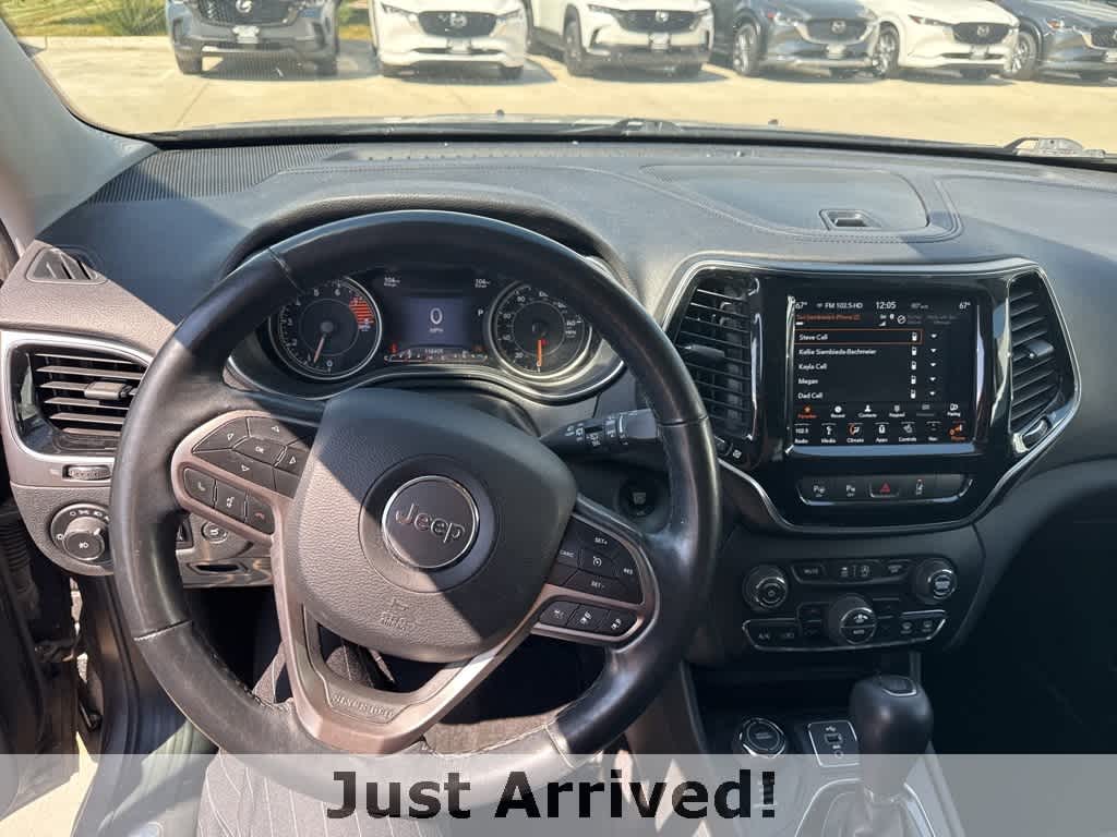 Thumbnail: 2019 Jeep Cherokee - 8