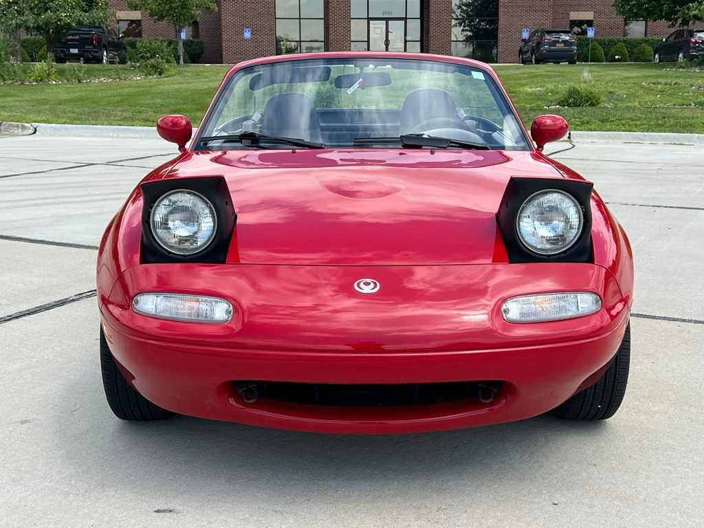 Thumbnail: 1995 Mazda MX-5 Miata - 10