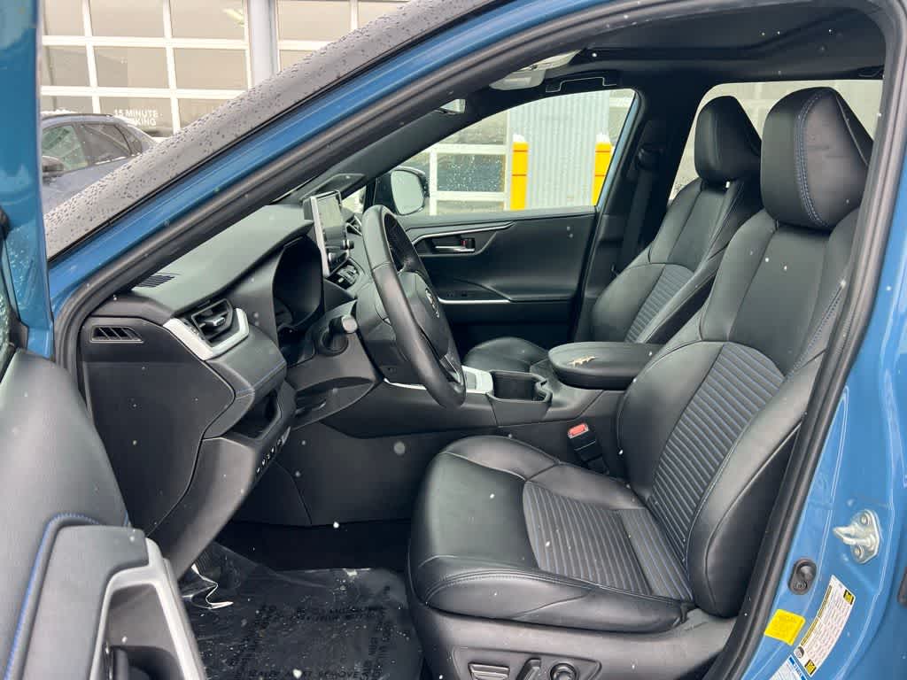 Thumbnail: 2022 Toyota RAV4 - 12