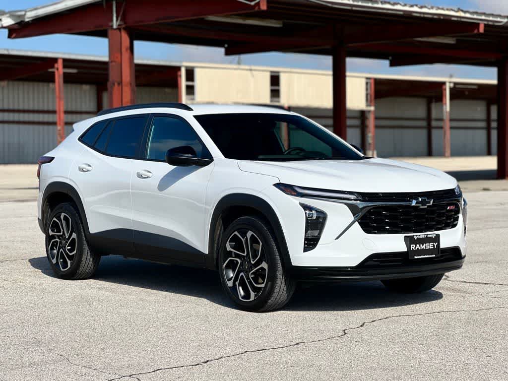 Thumbnail: 2025 Chevrolet Trax - 8