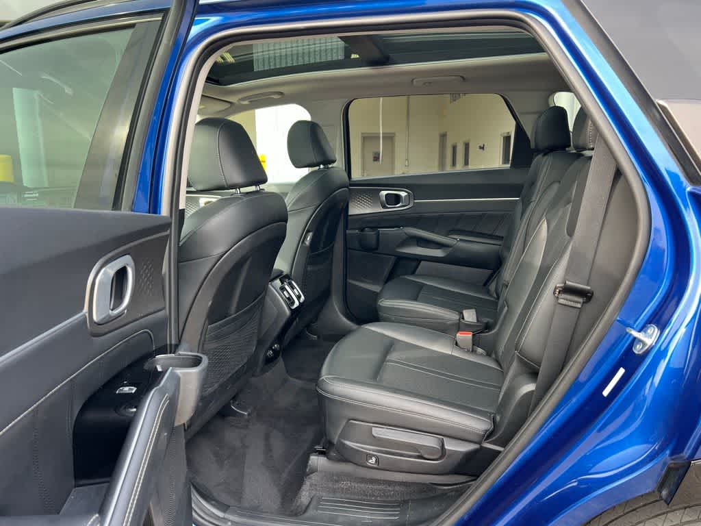 Thumbnail: 2023 Kia Sorento - 20