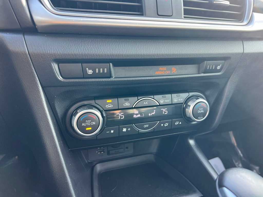 Thumbnail: 2017 Mazda Mazda3 - 25