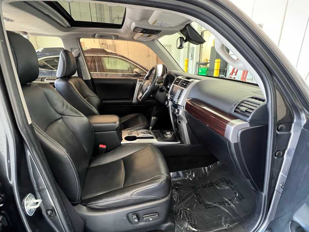 Thumbnail: 2020 Toyota 4Runner - 29