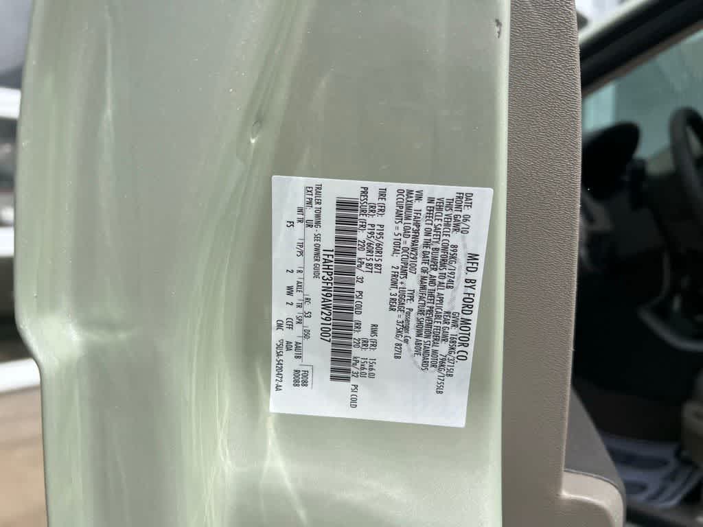 Thumbnail: 2010 Ford Focus - 38