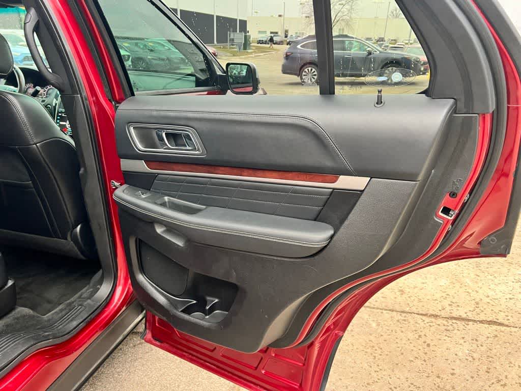 Thumbnail: 2016 Ford Explorer - 25