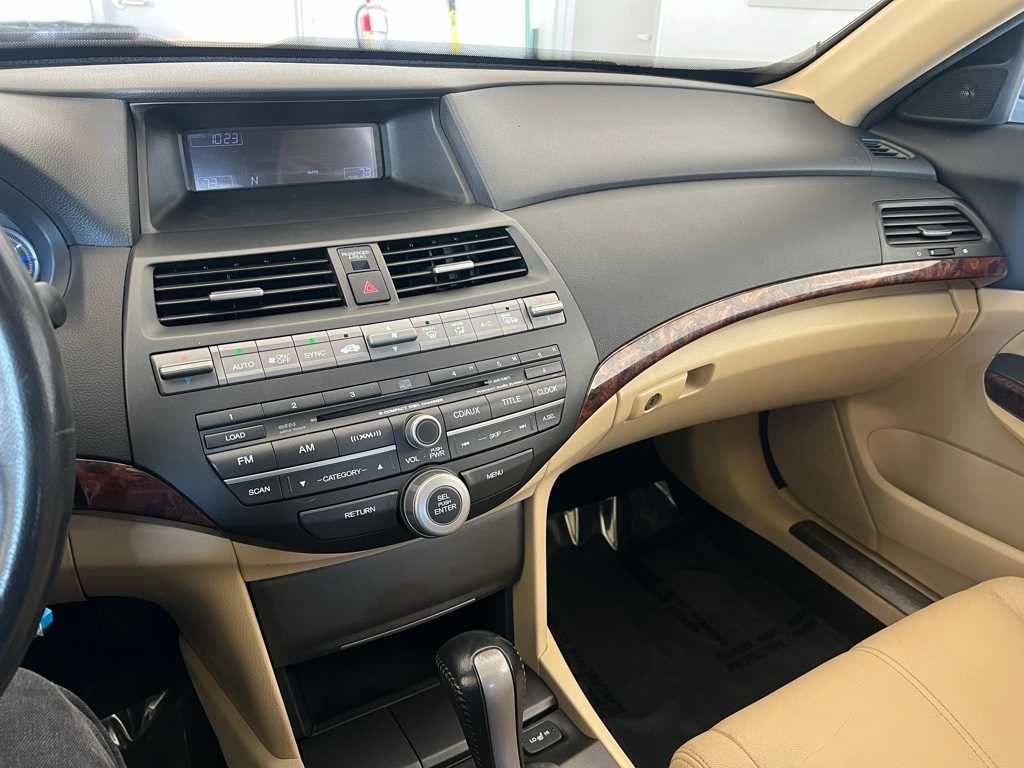 Thumbnail: 2012 Honda Crosstour - 25