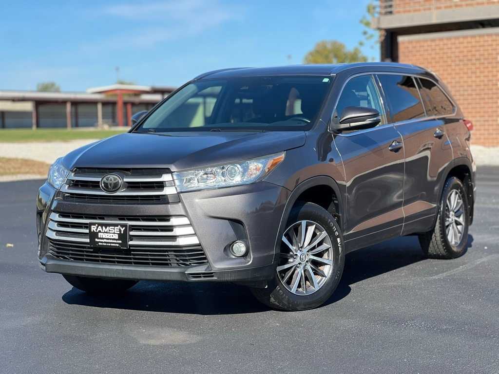 2018 Toyota Highlander XLE -
                  Urbandale, IA