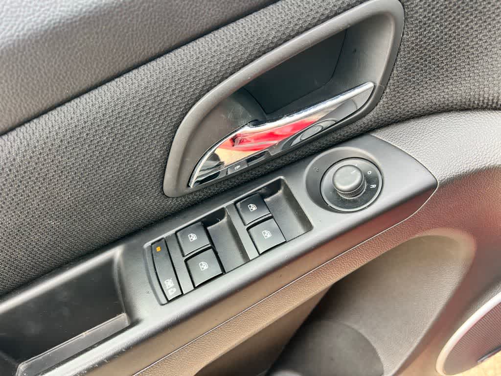 Thumbnail: 2011 Chevrolet Cruze - 13