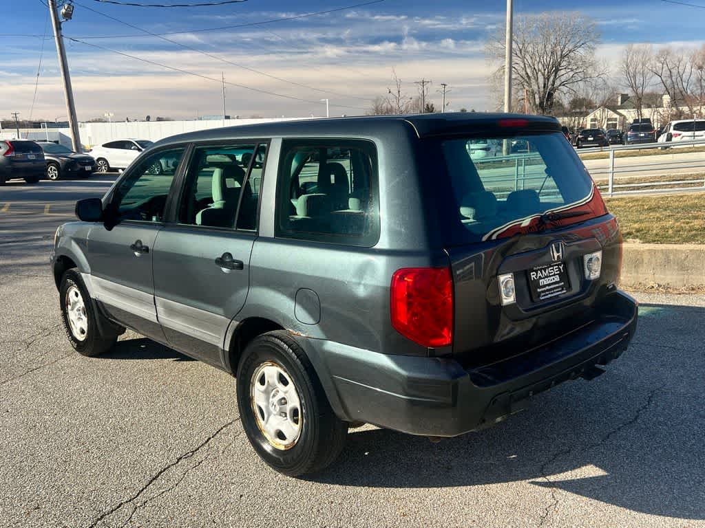 Thumbnail: 2004 Honda Pilot - 4