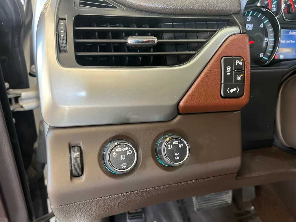 Thumbnail: 2015 Chevrolet Tahoe - 14