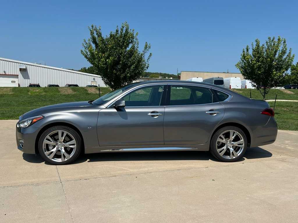 Thumbnail: 2017 INFINITI Q70 - 3