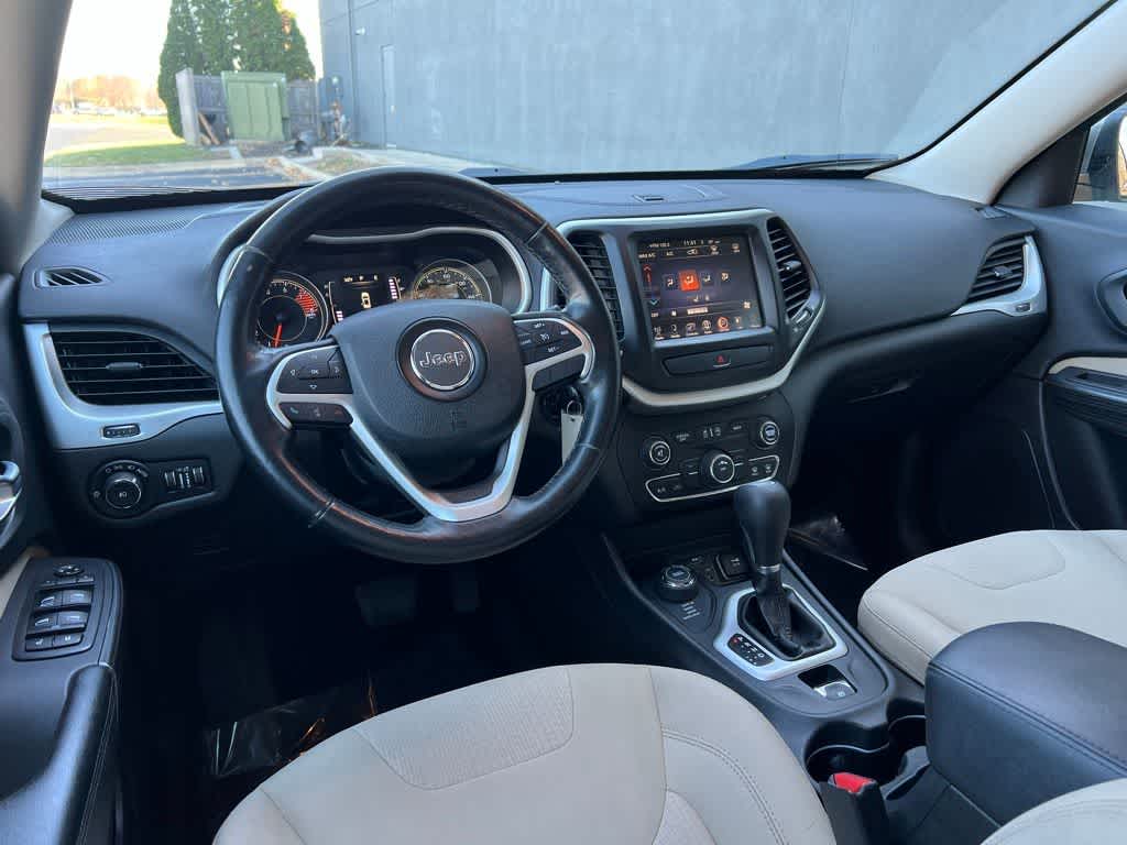 Thumbnail: 2016 Jeep Cherokee - 24