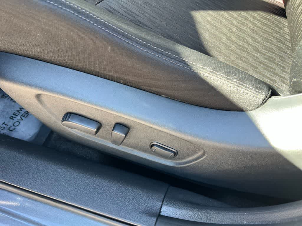 Thumbnail: 2018 Nissan Rogue - 17