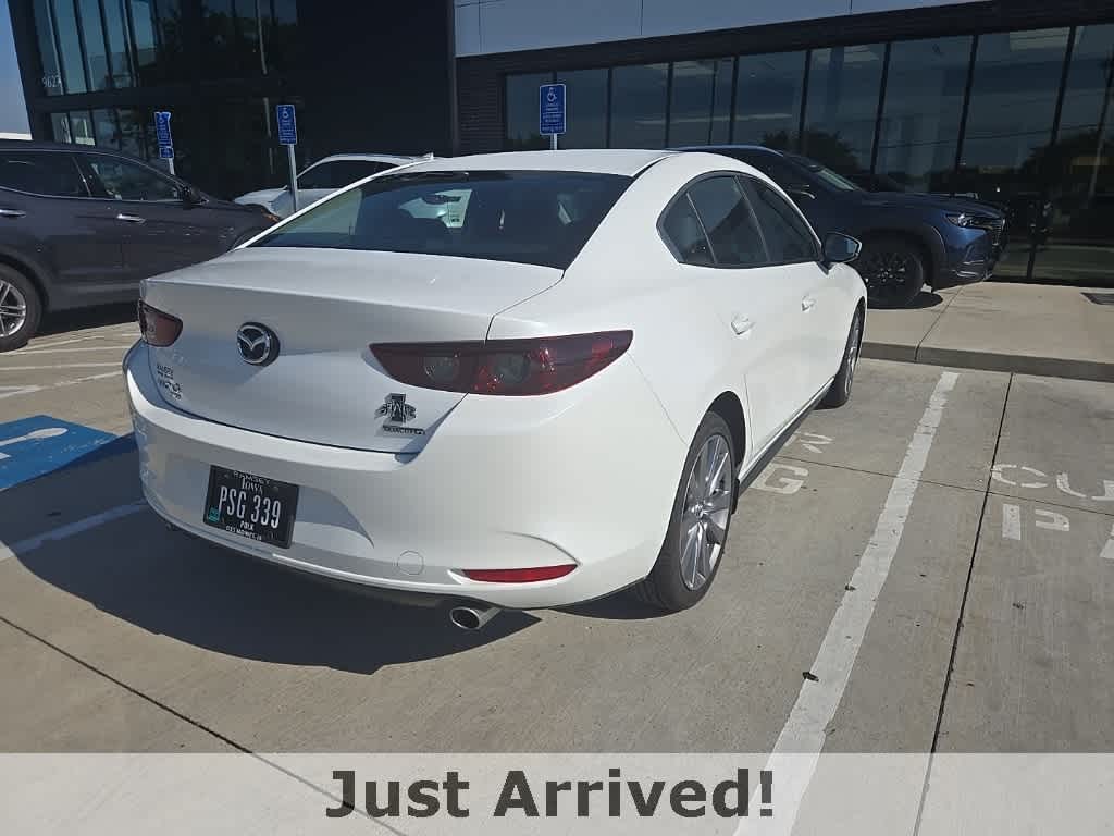 Thumbnail: 2021 Mazda Mazda3 - 3