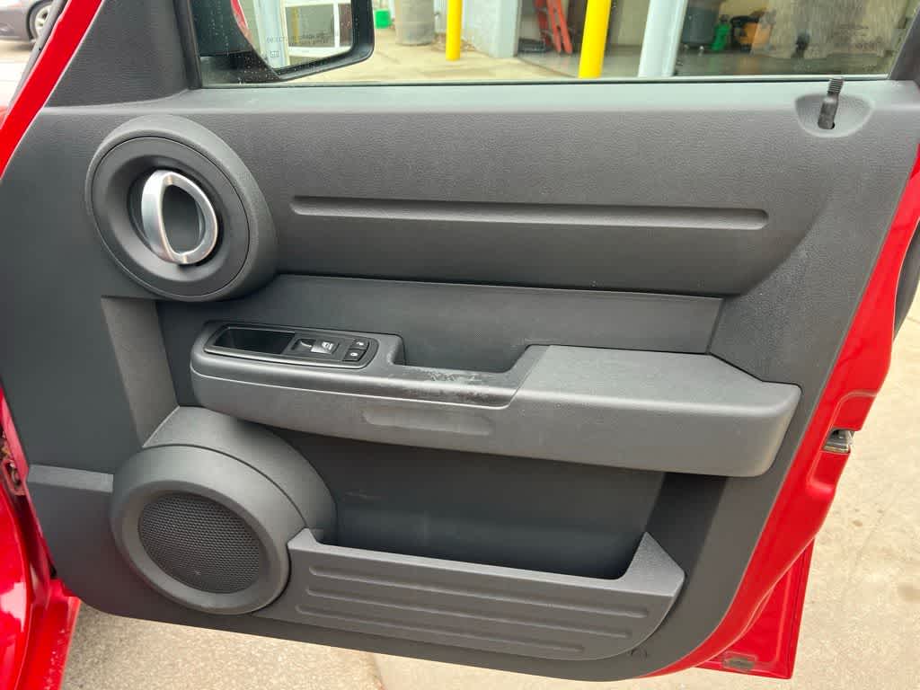 Thumbnail: 2011 Dodge Nitro - 27