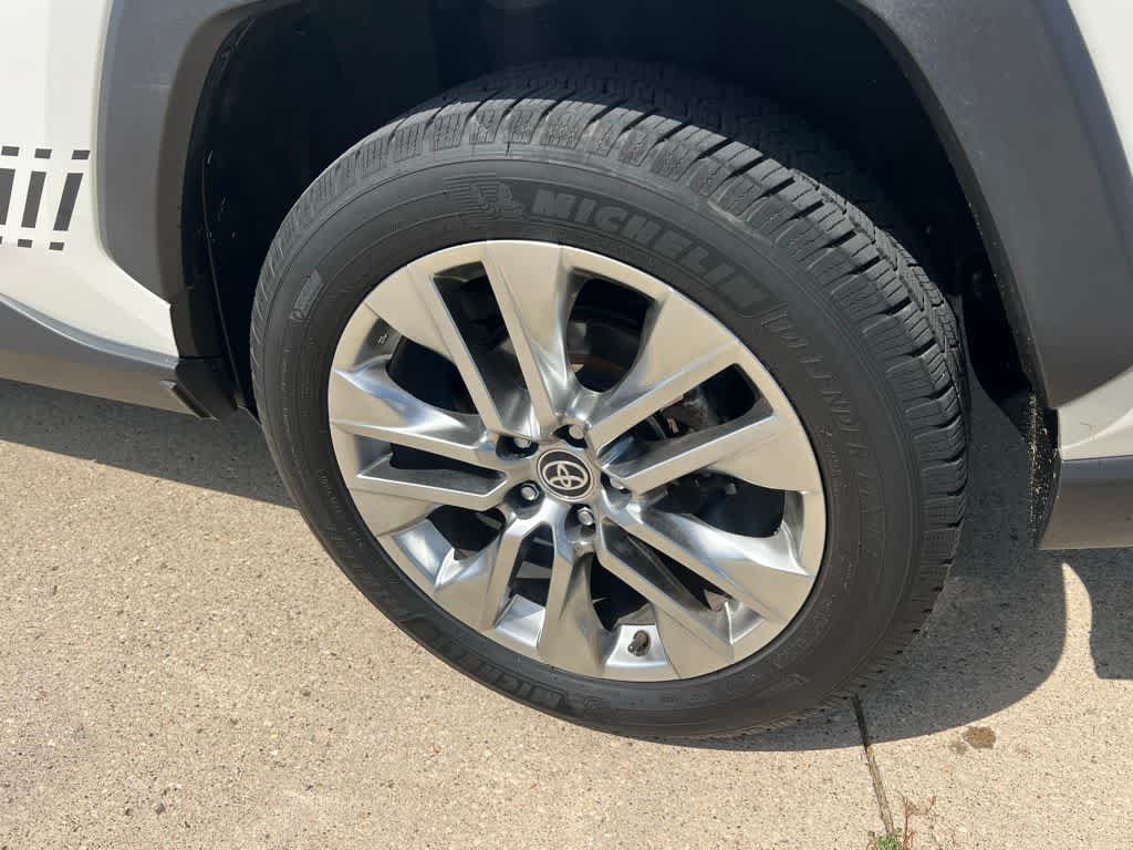 Thumbnail: 2020 Toyota RAV4 - 10